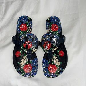 Tory Burch Miller Patent leather Sandal Flower detail sz 5M